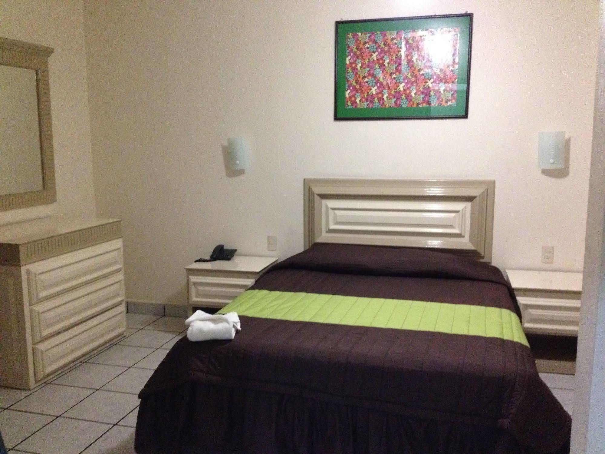 Hotel El Roble Tuxtla Gutiérrez Eksteriør billede