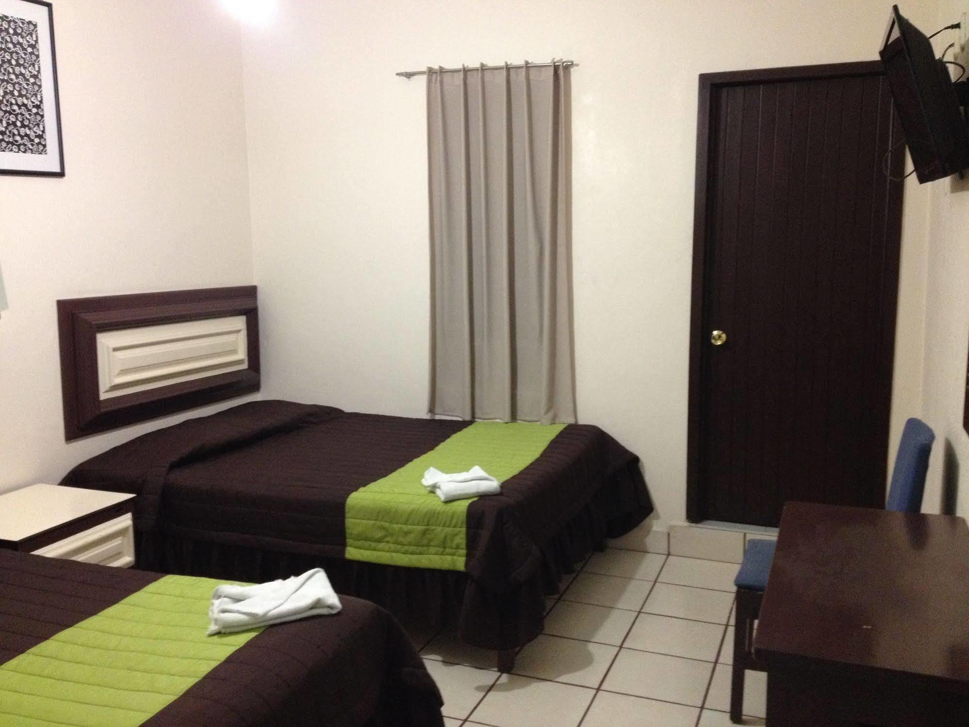 Hotel El Roble Tuxtla Gutiérrez Eksteriør billede